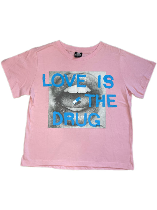 Remera LOVE IS THE DRUG