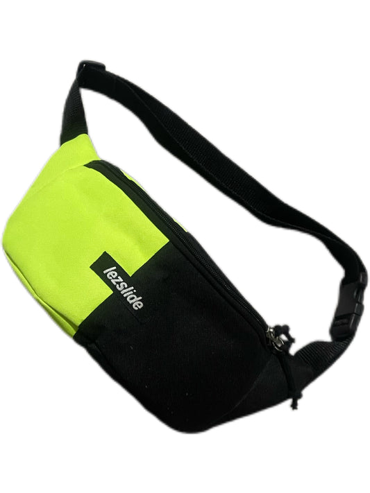 cartera verde con negro